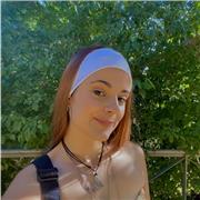 Profesora de inglés, francés y lengua castellana para todos los niveles. Se imparten clases personalizadas a cada alumno/a